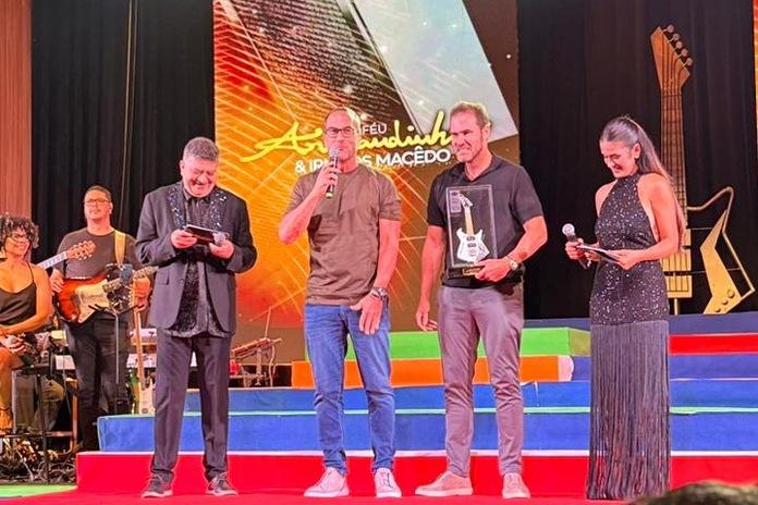 Camarote Brahma Salvador é eleito o melhor do Carnaval 2026 no Troféu Armandinho e Irmãos Macedo