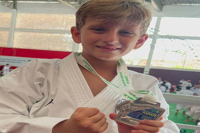 Baiano conquista medalha de prata em Competição Nacional de Karatê