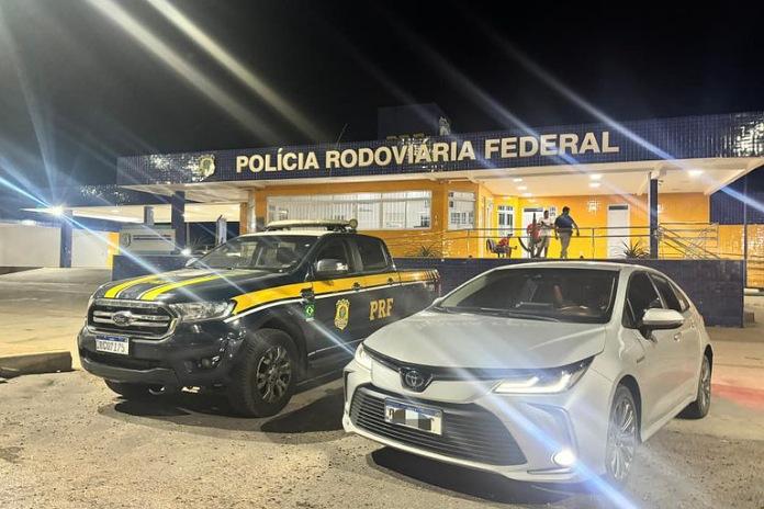 Veículo roubado em Camaçari é recuperado pela PRF na BR-116