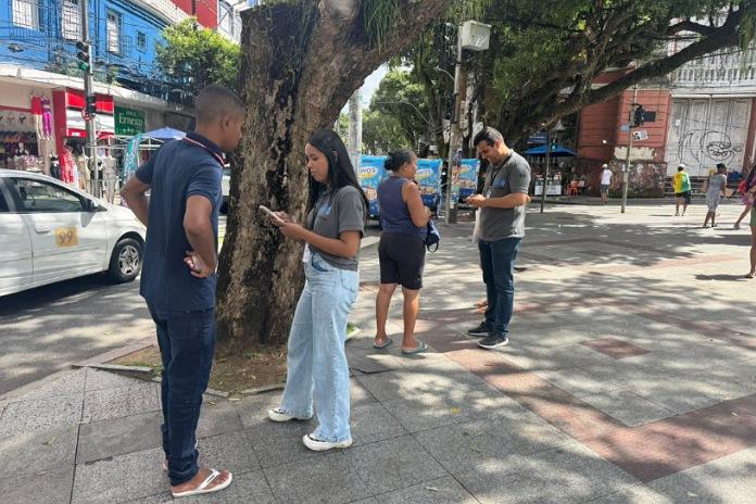 Ouvidoria da SSP realiza pesquisa no Centro de Salvador