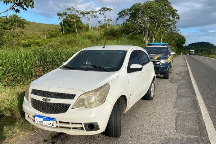 PRF recupera em São Sebastião do Passé veículo roubado no município de Catu