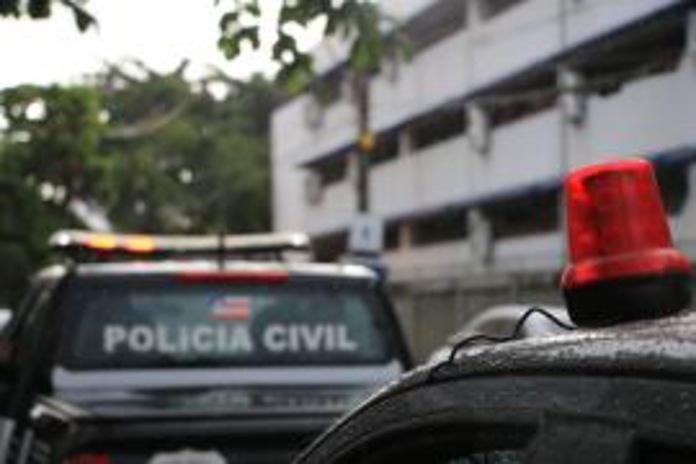 Busca domiciliar apreende arma de fogo e materiais eletrônicos em Itapetinga